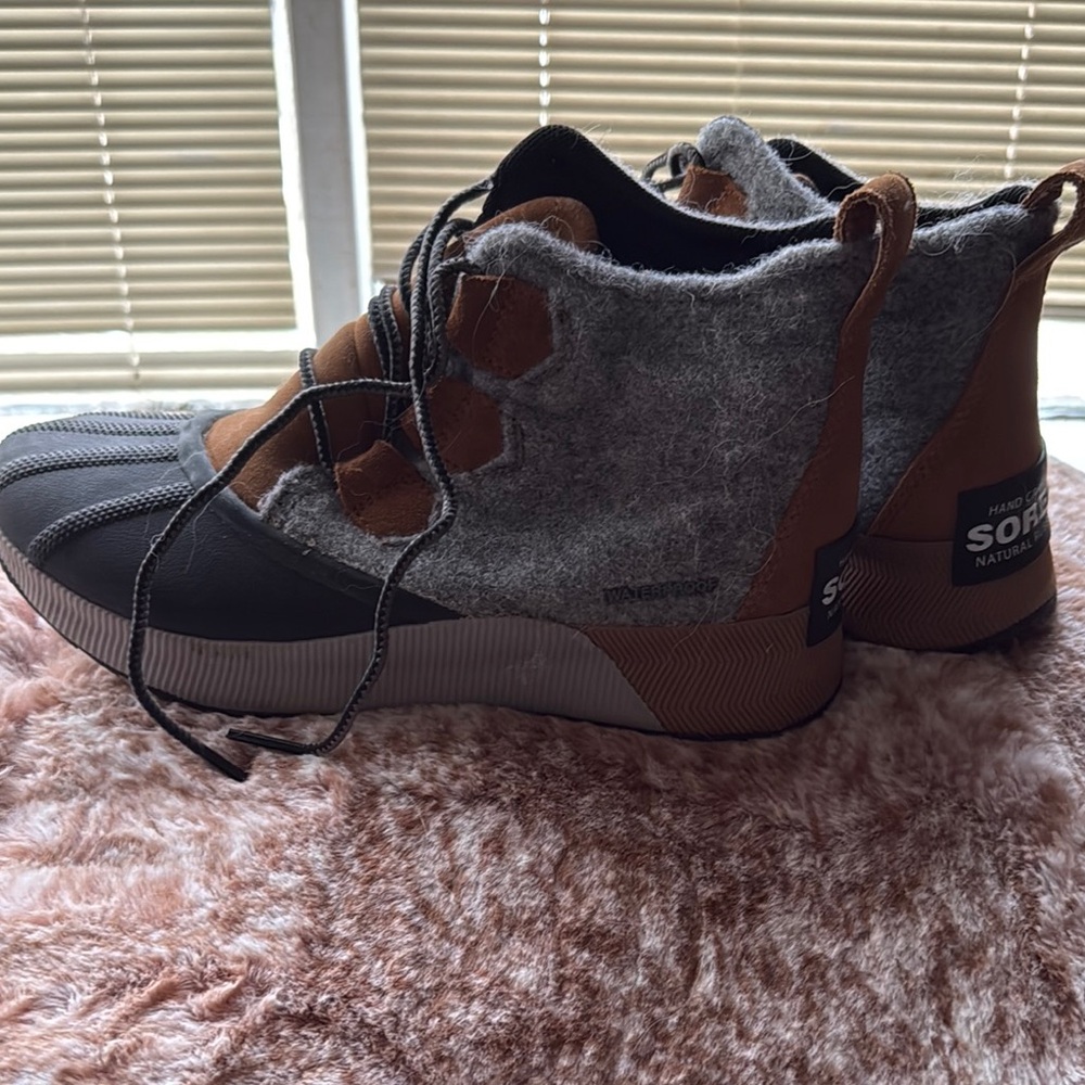 Sorel Gray and Tan Winter Boots